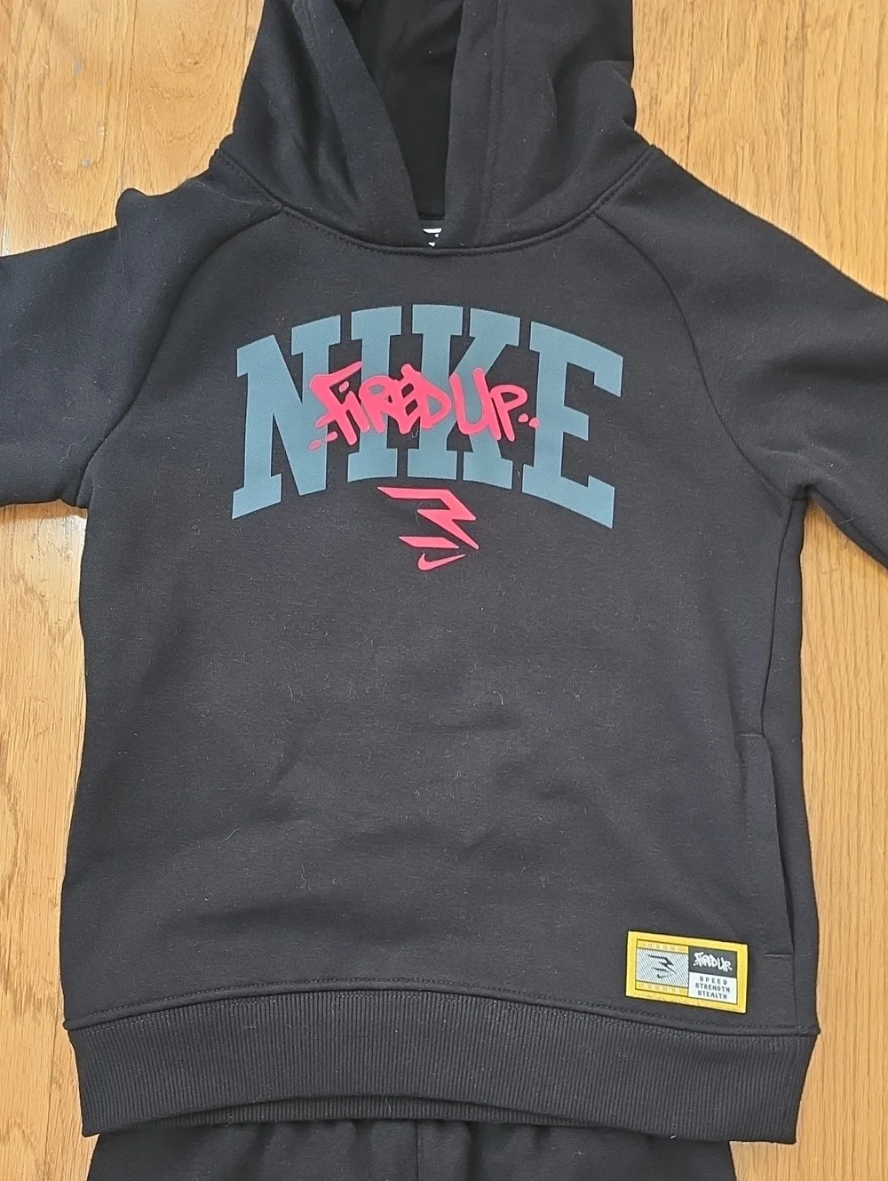 NIKE BRAND BOY'S BLACK 2 PIECE ACTIVE PANTS AND MATCHING PULLOVER HOODIE SIZE 6